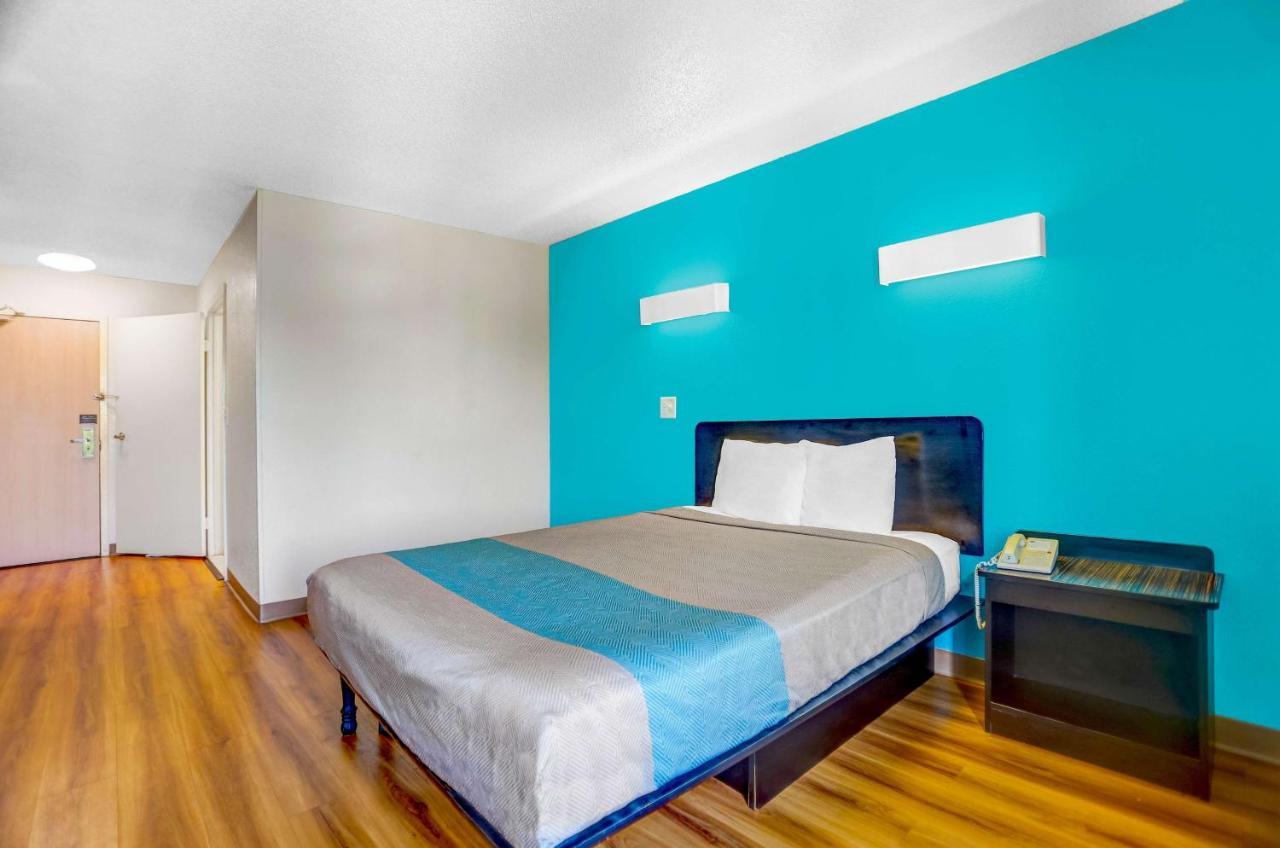 Motel 6-Raleigh, Nc - North Εξωτερικό φωτογραφία
