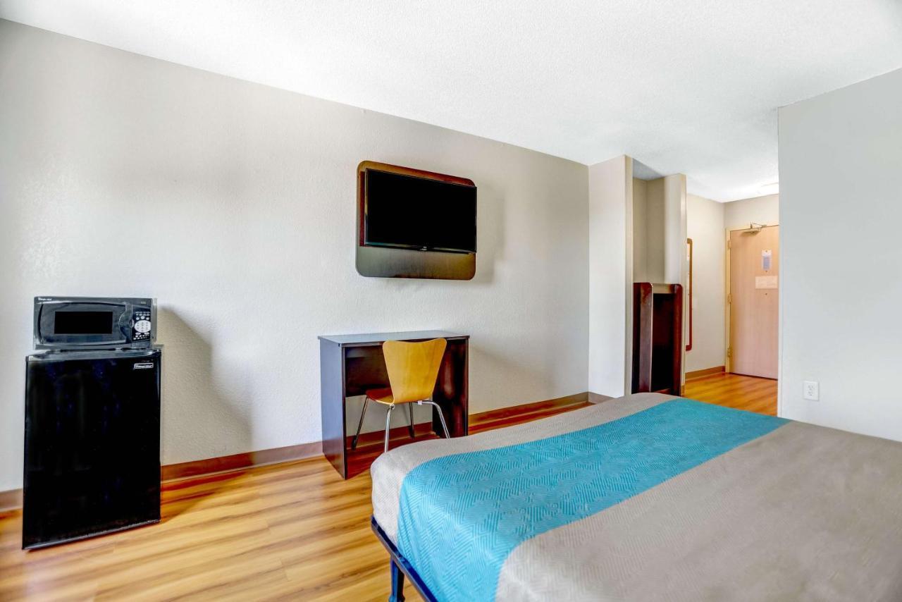 Motel 6-Raleigh, Nc - North Εξωτερικό φωτογραφία